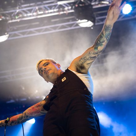 BEARTOOTH, MOTIONLESS IN WHITE