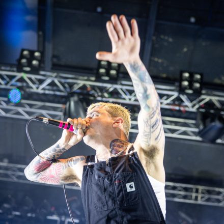 BEARTOOTH, MOTIONLESS IN WHITE