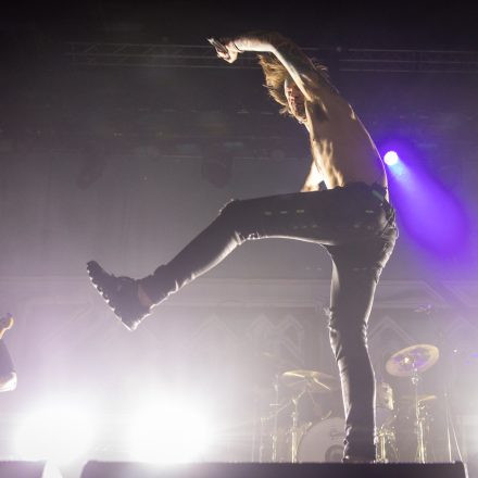 BEARTOOTH, MOTIONLESS IN WHITE