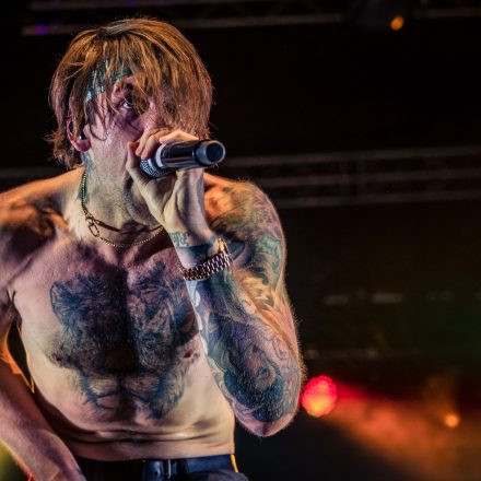 BEARTOOTH, MOTIONLESS IN WHITE