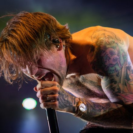 BEARTOOTH, MOTIONLESS IN WHITE