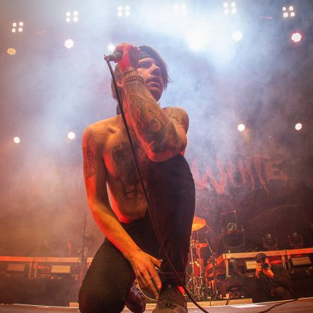 BEARTOOTH, MOTIONLESS IN WHITE
