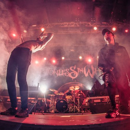 BEARTOOTH, MOTIONLESS IN WHITE