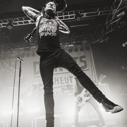 DONOTS /w Get Jealous