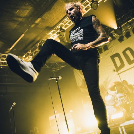 DONOTS /w Get Jealous @ Arena Wien