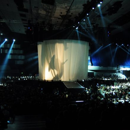 Fanta4 mit 360-Grad Bühne @ Stadthalle