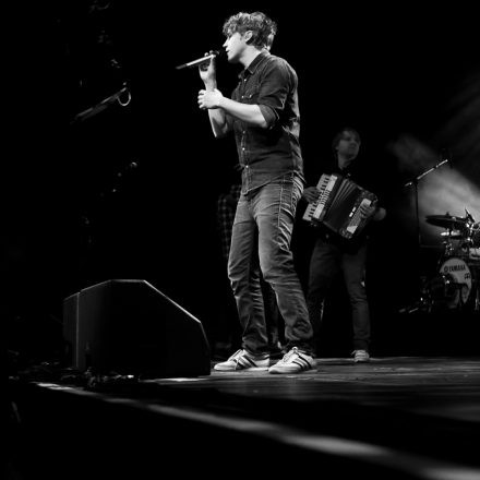 Tim Bendzko & Band @ Gasometer (Pix: Nadja Rabitsch)