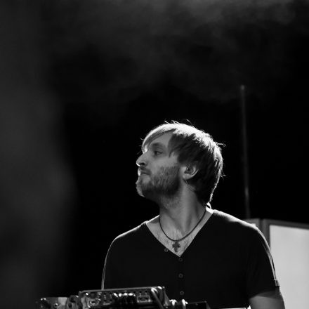Tim Bendzko & Band @ Gasometer (Pix: Nadja Rabitsch)