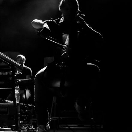 Tim Bendzko & Band @ Gasometer (Pix: Nadja Rabitsch)