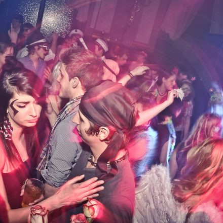 CAM Unifest Faschingsdienstag Gschnas @ Palais Eschenbach