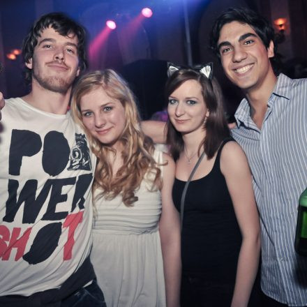 CAM Unifest Faschingsdienstag Gschnas @ Palais Eschenbach