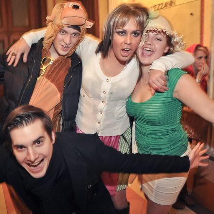 CAM Unifest Faschingsdienstag Gschnas @ Palais Eschenbach