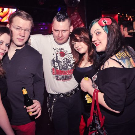 Addicted to Underground @ U4