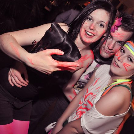 Neon Party - Electric Pres Skiglow 2.0 @ Volksgarten Säulenhalle