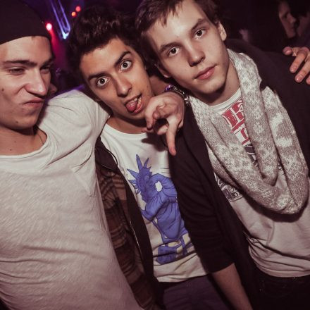 Beatthroat VOL. 4 /w Dirty Disco Youth @ W.U.K.