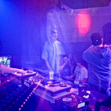 BOUNCE pres. ROKSONIX @ Fluc_Wanne