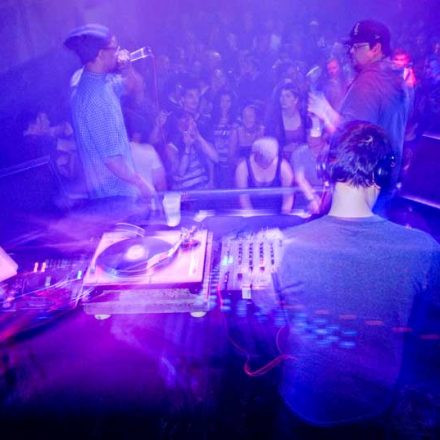 BOUNCE pres. ROKSONIX @ Fluc_Wanne