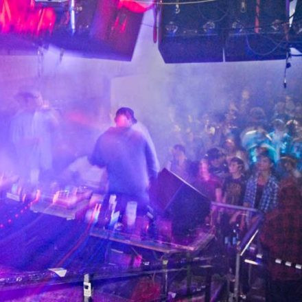 BOUNCE pres. ROKSONIX @ Fluc_Wanne