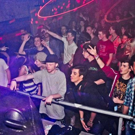 BOUNCE pres. ROKSONIX @ Fluc_Wanne