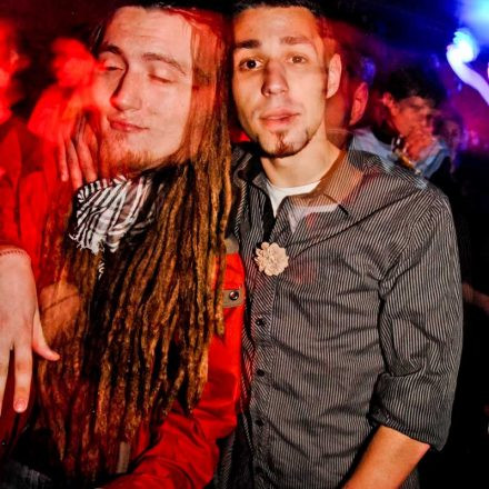 BOUNCE pres. ROKSONIX @ Fluc_Wanne
