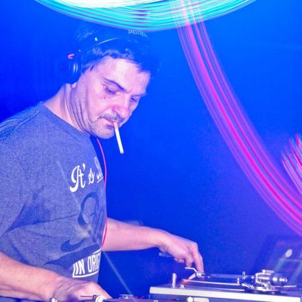 BOUNCE pres. ROKSONIX @ Fluc_Wanne