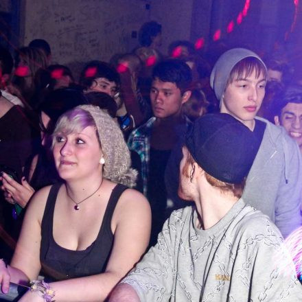 BOUNCE pres. ROKSONIX @ Fluc_Wanne