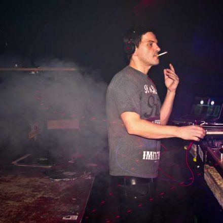 BOUNCE pres. ROKSONIX @ Fluc_Wanne