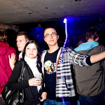 BOUNCE pres. ROKSONIX @ Fluc_Wanne