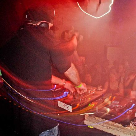 BOUNCE pres. ROKSONIX @ Fluc_Wanne