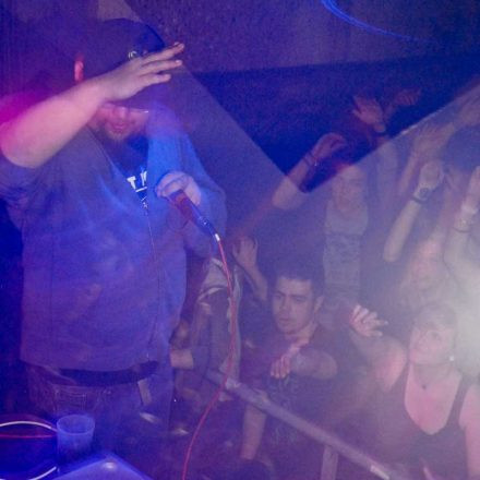 BOUNCE pres. ROKSONIX @ Fluc_Wanne