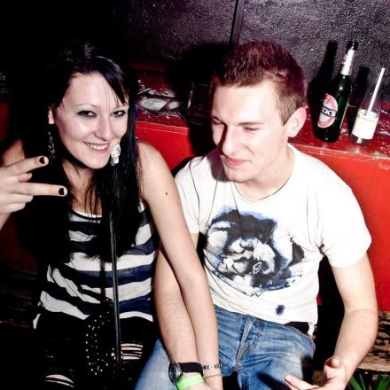 BOUNCE pres. ROKSONIX @ Fluc_Wanne