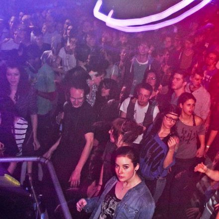 BOUNCE pres. ROKSONIX @ Fluc_Wanne