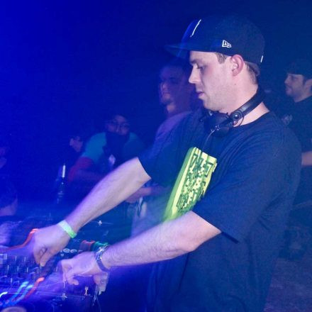 BOUNCE pres. ROKSONIX @ Fluc_Wanne