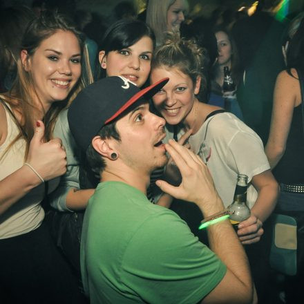 VIENNAs FIRST 90ies CLUB @ The Loft