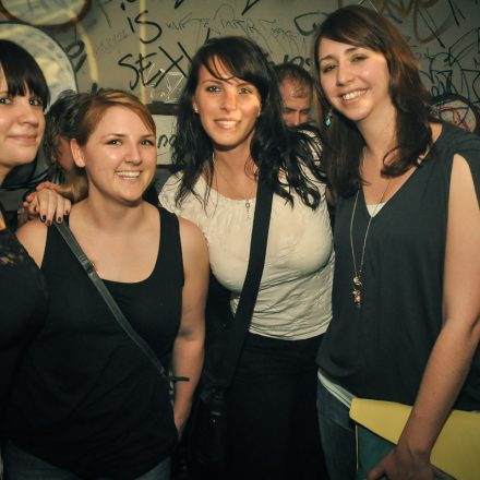 VIENNAs FIRST 90ies CLUB @ The Loft