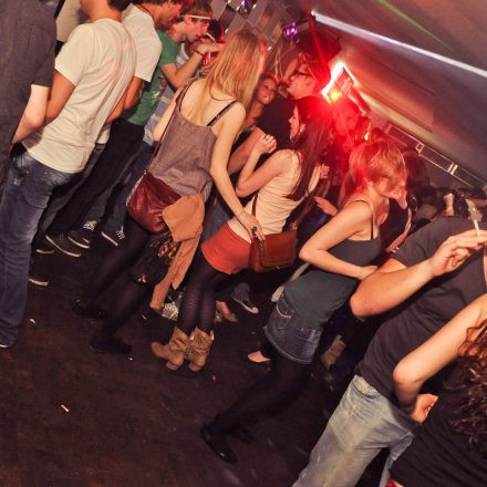 VIENNAs FIRST 90ies CLUB @ The Loft