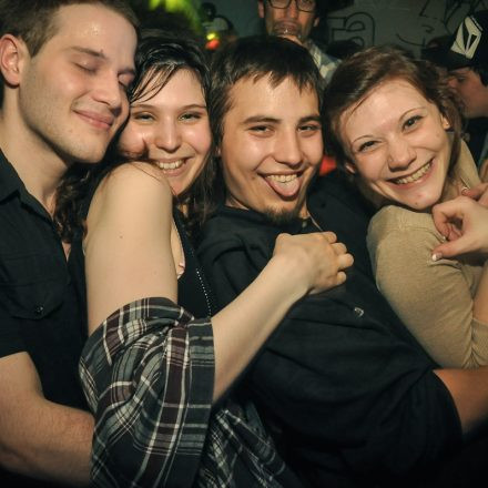 VIENNAs FIRST 90ies CLUB @ The Loft