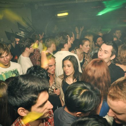 VIENNAs FIRST 90ies CLUB @ The Loft