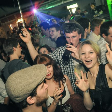 VIENNAs FIRST 90ies CLUB @ The Loft