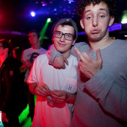 ZIAGA. & DAZE pres. PELUSSJE