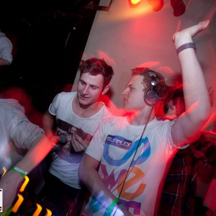 ZIAGA. & DAZE pres. PELUSSJE