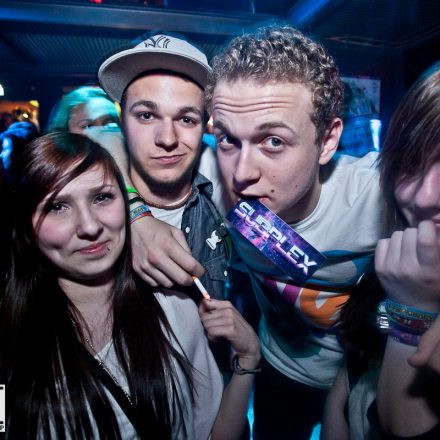 ZIAGA. & DAZE pres. PELUSSJE