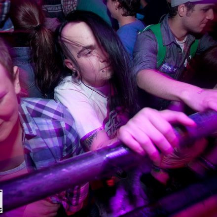 ZIAGA. & DAZE pres. PELUSSJE