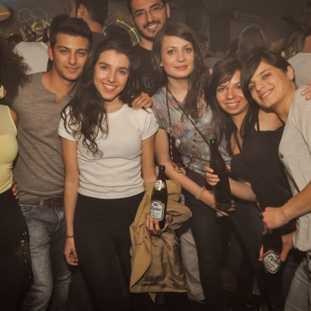 90'ies CLUB - Riot Grrrrrls vs. Raveboys @ The LOFT