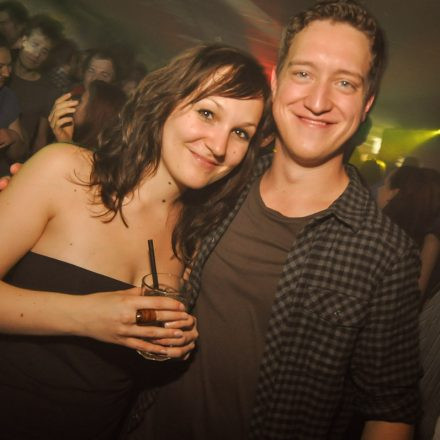 90'ies CLUB - Riot Grrrrrls vs. Raveboys @ The LOFT