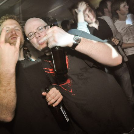 90'ies CLUB - Riot Grrrrrls vs. Raveboys @ The LOFT