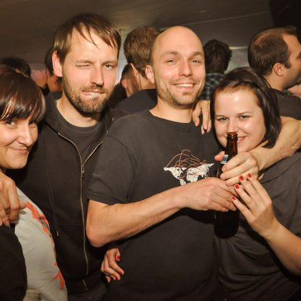 90'ies CLUB - Riot Grrrrrls vs. Raveboys @ The LOFT