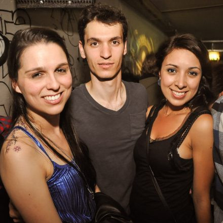 90'ies CLUB - Riot Grrrrrls vs. Raveboys @ The LOFT