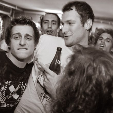 90'ies CLUB - Riot Grrrrrls vs. Raveboys @ The LOFT