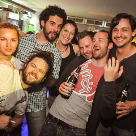 90'ies CLUB - Riot Grrrrrls vs. Raveboys @ The LOFT